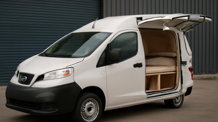 Кемпер из Nissan NV200